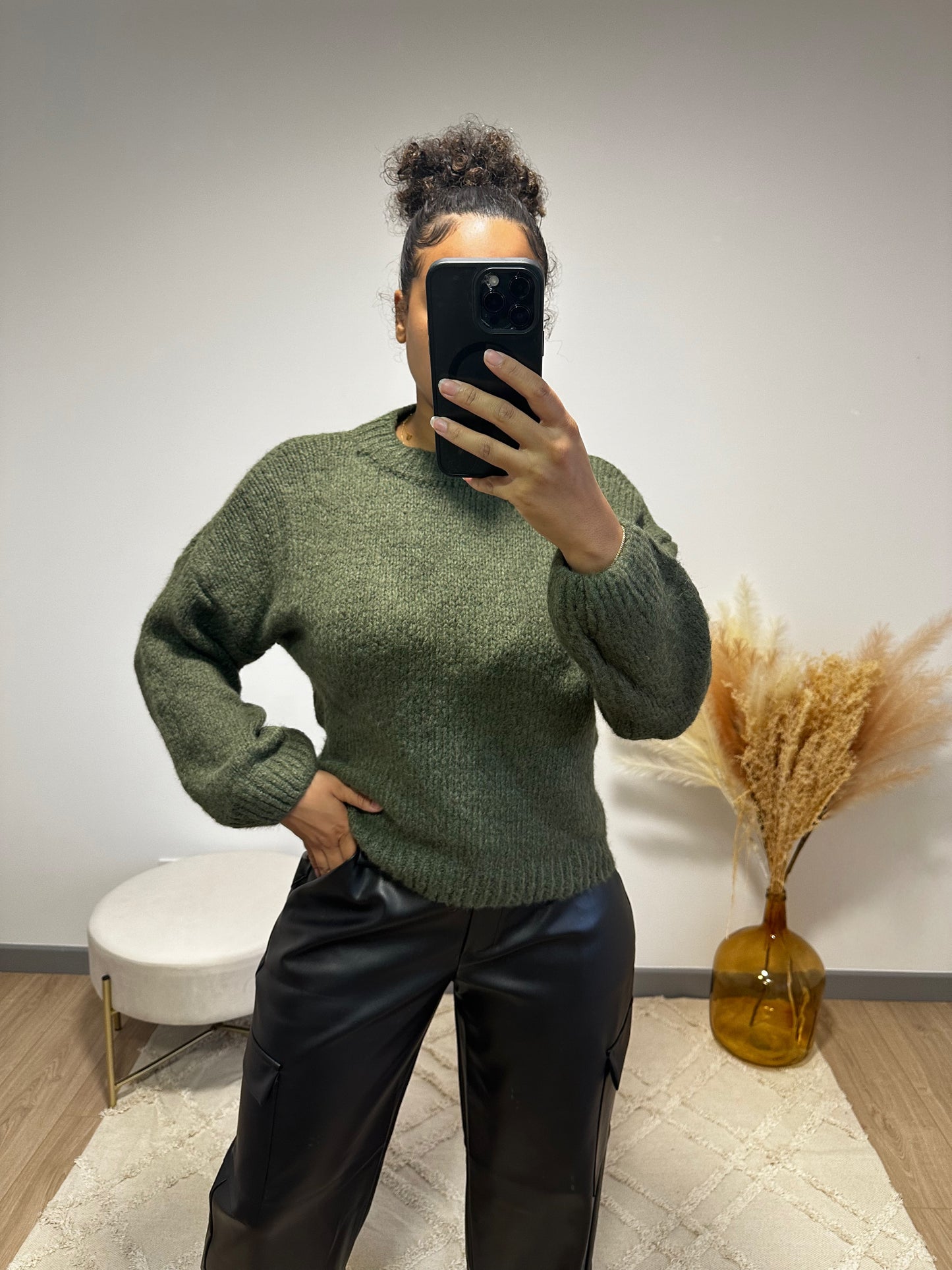 Pull Hillary Kaki